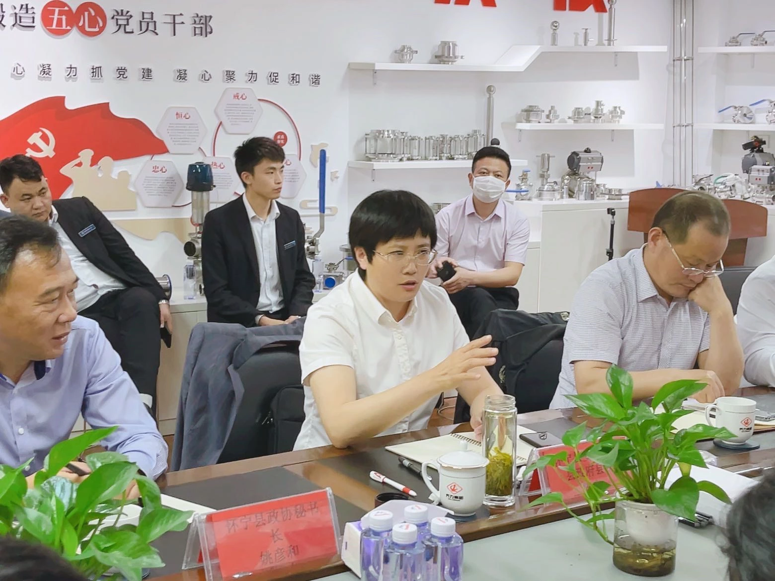 The head of Huaining County, Anhui Province--Chen Hong and other leaders visited the Wenzhou headquarters of Qili Group